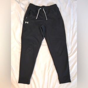Boys Under Armour joggers.  Right zipper broke but otherwise good condition.